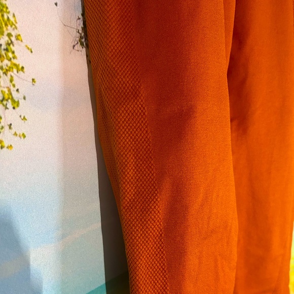 Camila Coelho workout sets - Picture 10 of 13